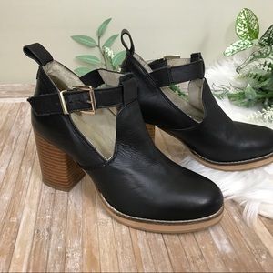 Seychelles Black Leather Cutout Block Heel Booties with Tan Wood-Look Heel
